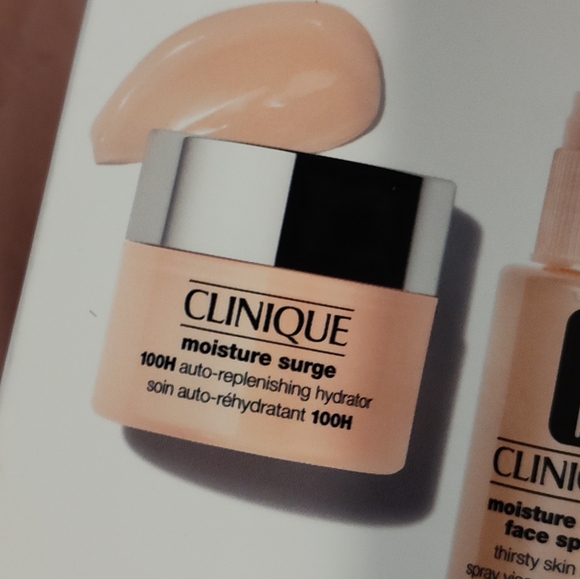 NWT! Clinique Moisture Surge Set - Picture 2 of 6